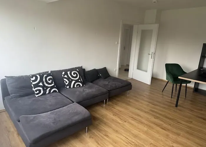 Apartamento über Den Dächern Von *