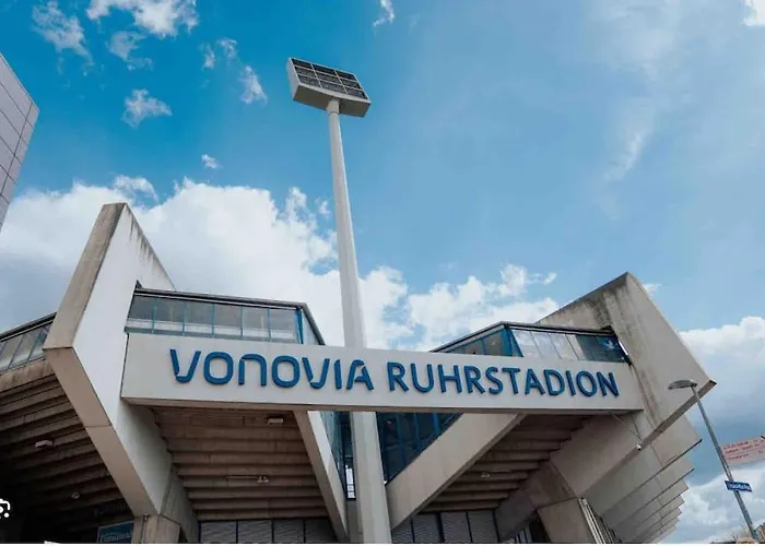 über Den Dächern Von *